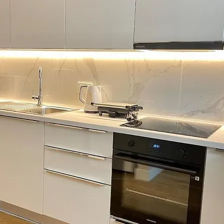 Diamond Elegant Apartment-centre View