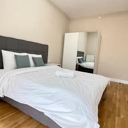 Diamond Elegant Apartment-centre View