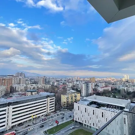 Diamond Elegant Apartment-centre View *